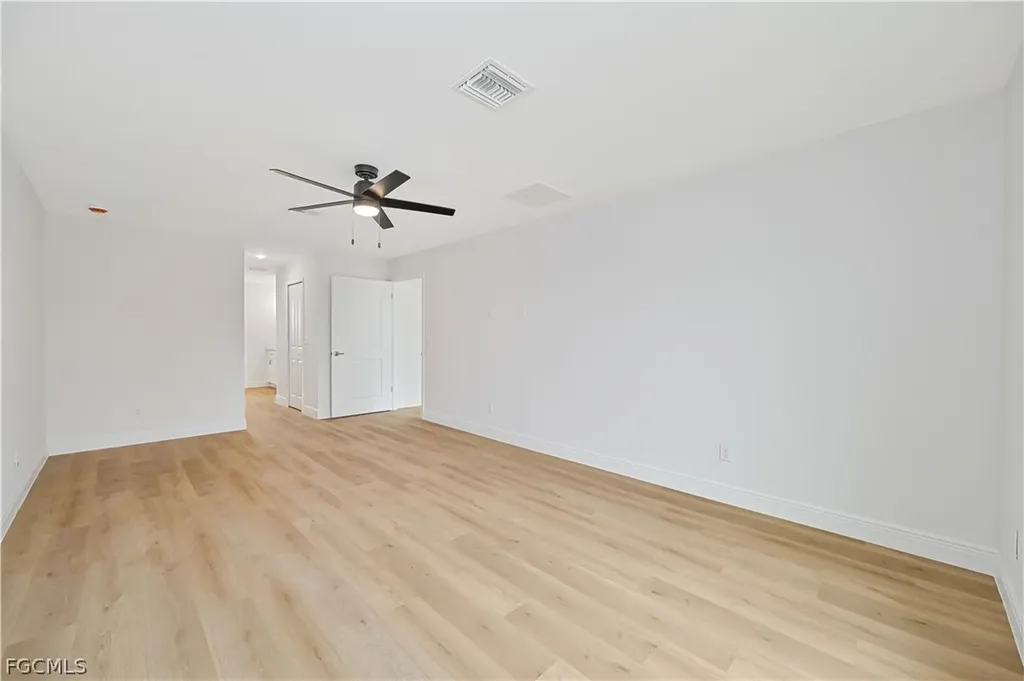 2125 NE 5th Place Cape Coral FL 33909