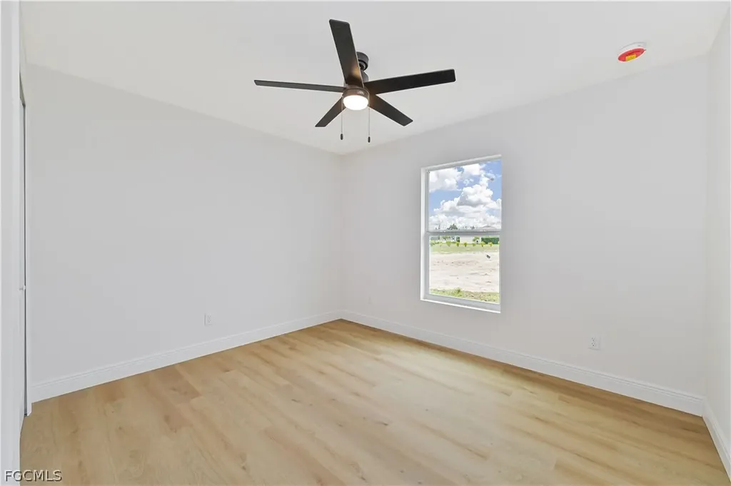 2125 NE 5th Place Cape Coral FL 33909