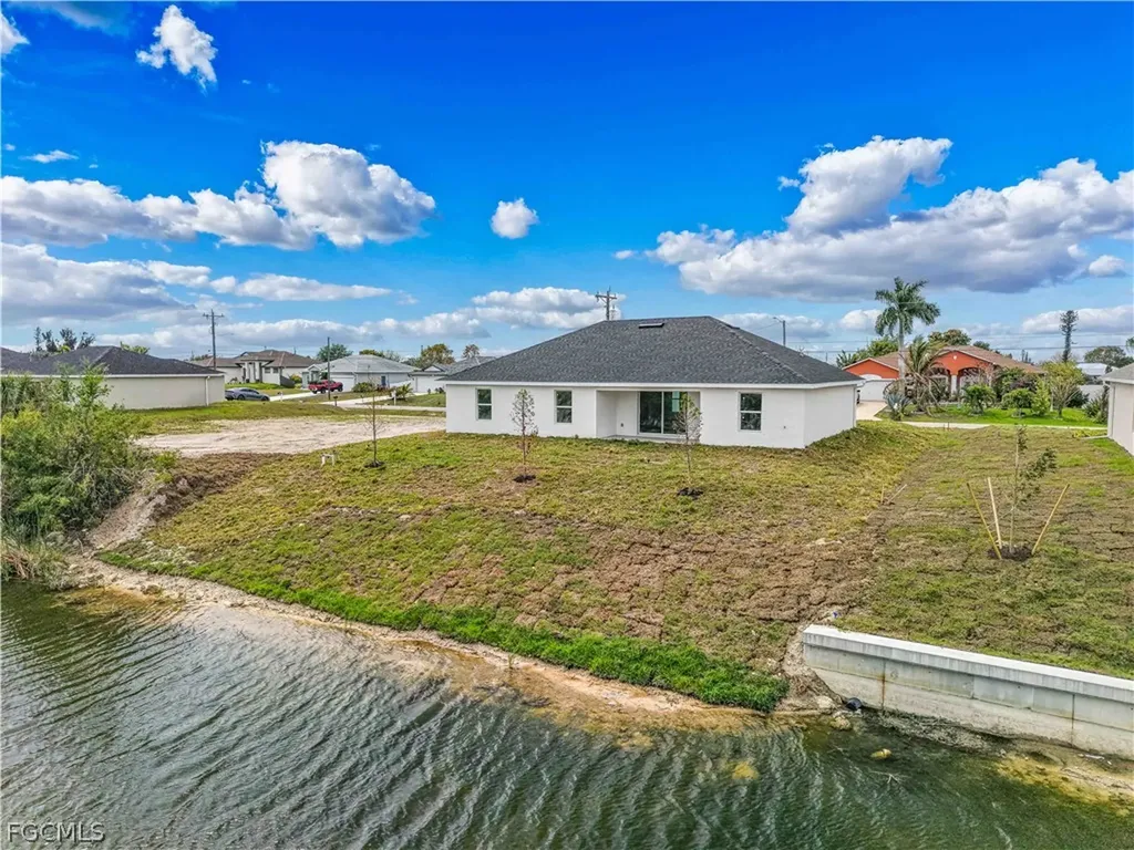 2125 NE 5th Place Cape Coral FL 33909