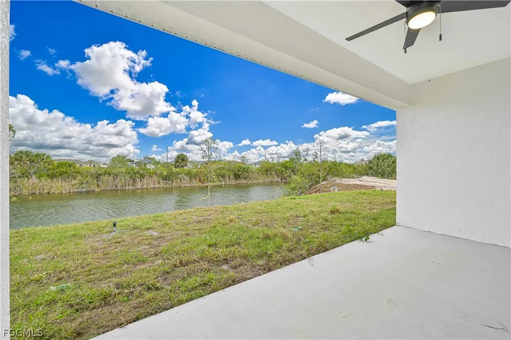 2125 NE 5th Place Cape Coral FL 33909