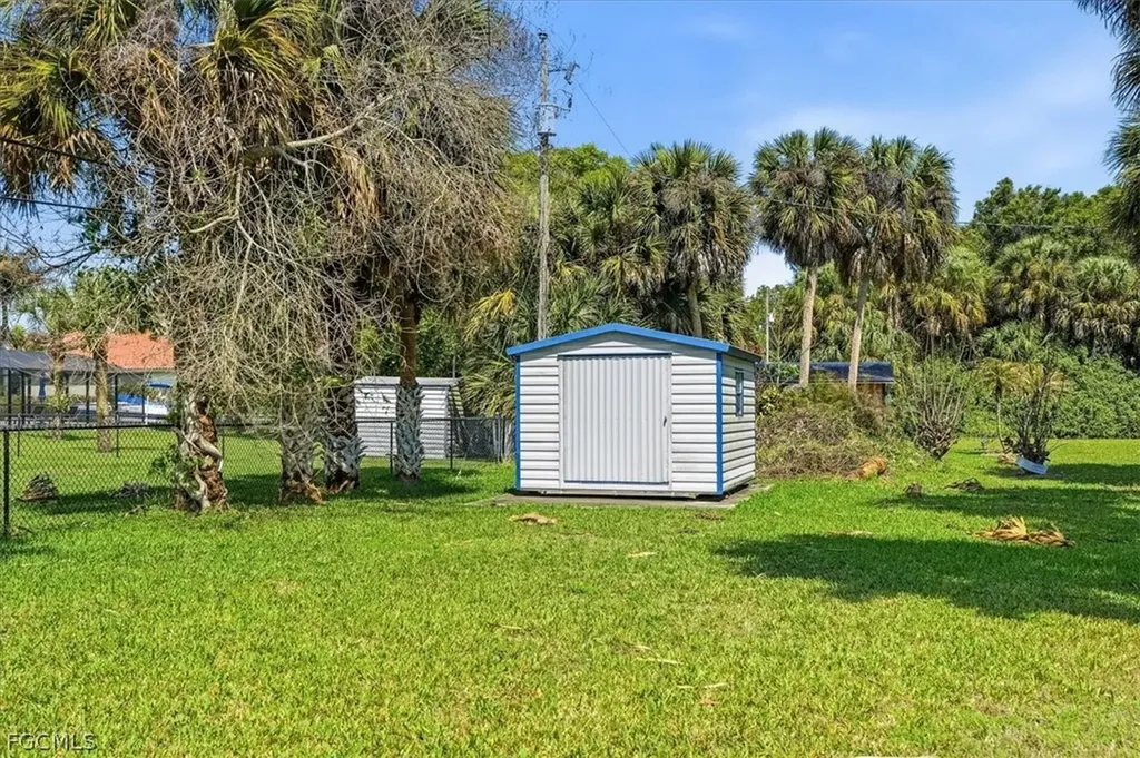 609 Jefferson Avenue Lehigh Acres FL 33936