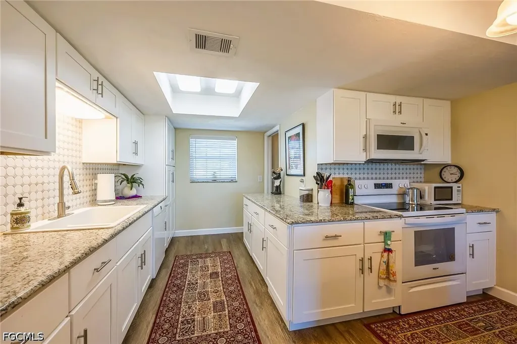 238 SE 9th Terrace Cape Coral FL 33990