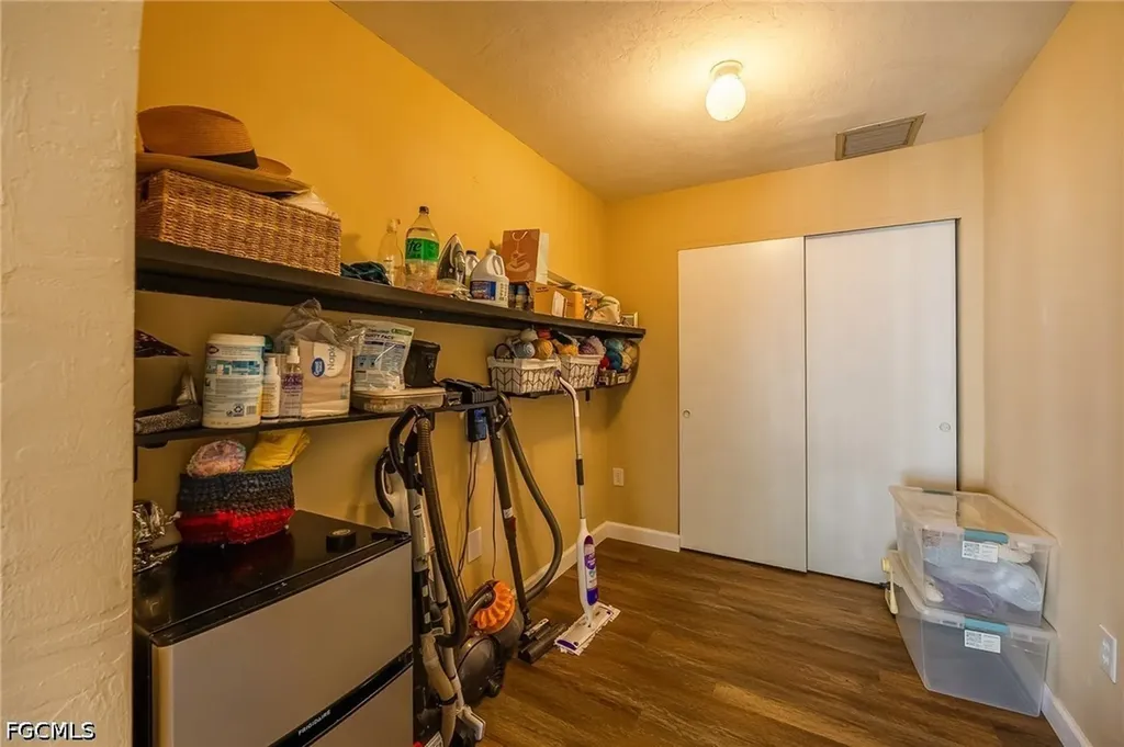 238 SE 9th Terrace Cape Coral FL 33990