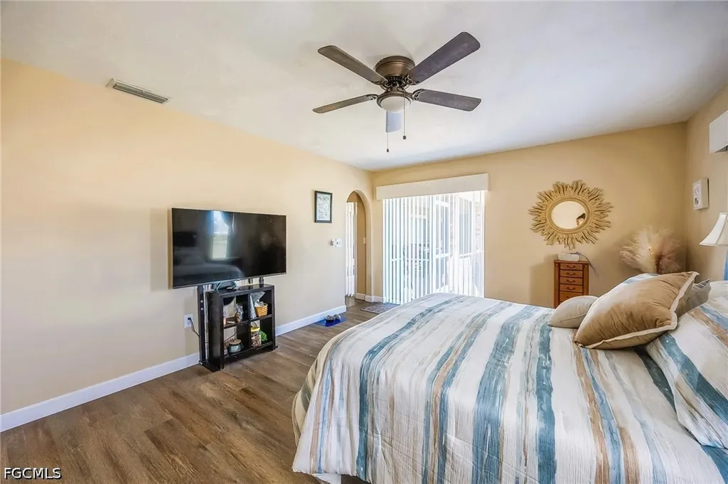 238 SE 9th Terrace Cape Coral FL 33990
