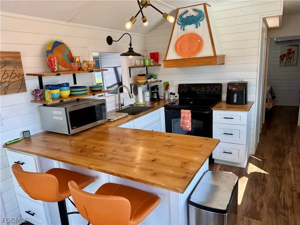 19681 Summerlin Road Fort Myers FL 33908