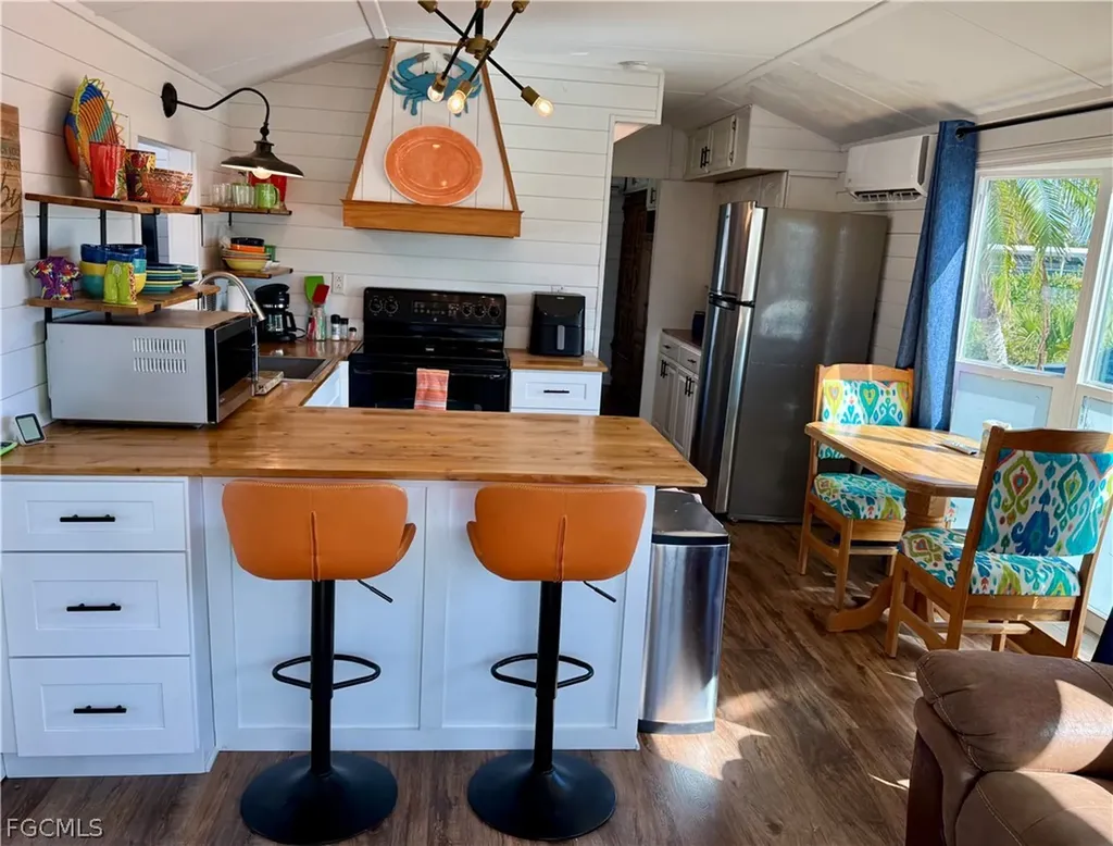 19681 Summerlin Road Fort Myers FL 33908