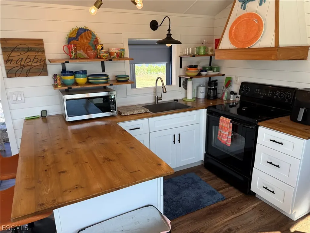 19681 Summerlin Road Fort Myers FL 33908
