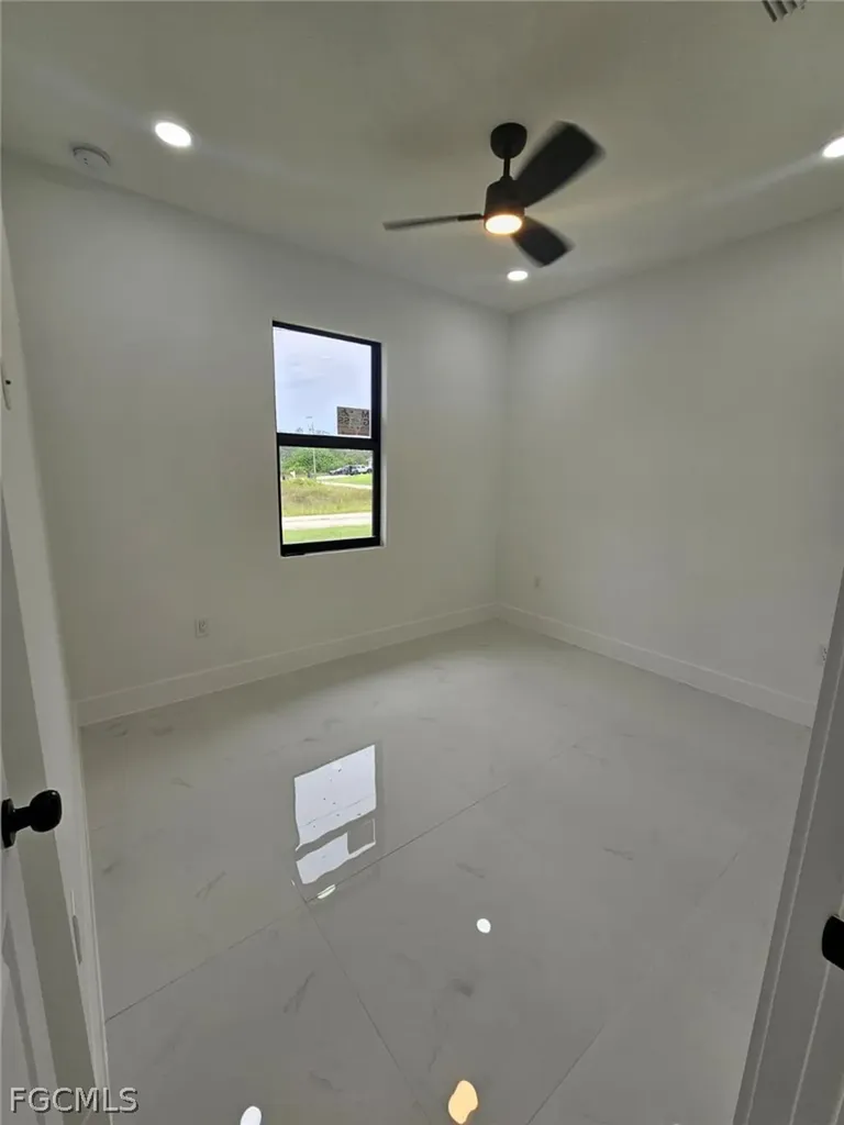 537 Hawthorne Avenue S Lehigh Acres FL 33974