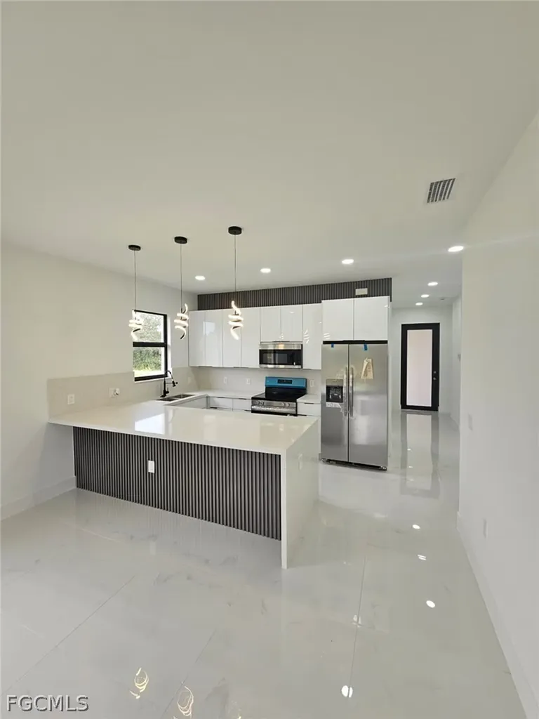 537 Hawthorne Avenue S Lehigh Acres FL 33974