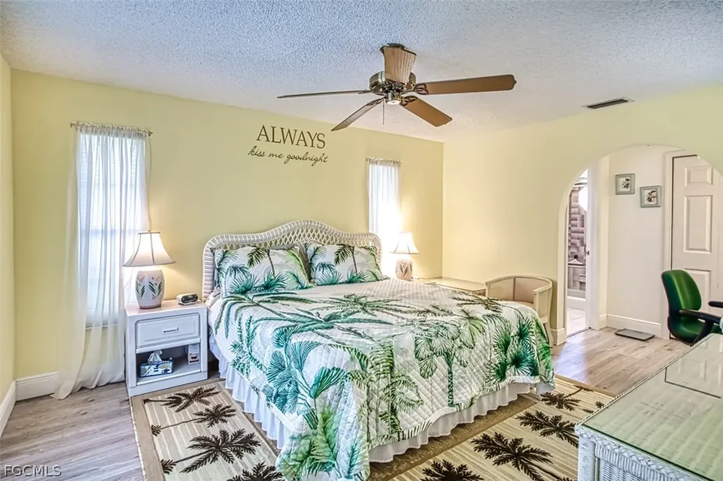 5036 SW 9th Place Cape Coral FL 33914