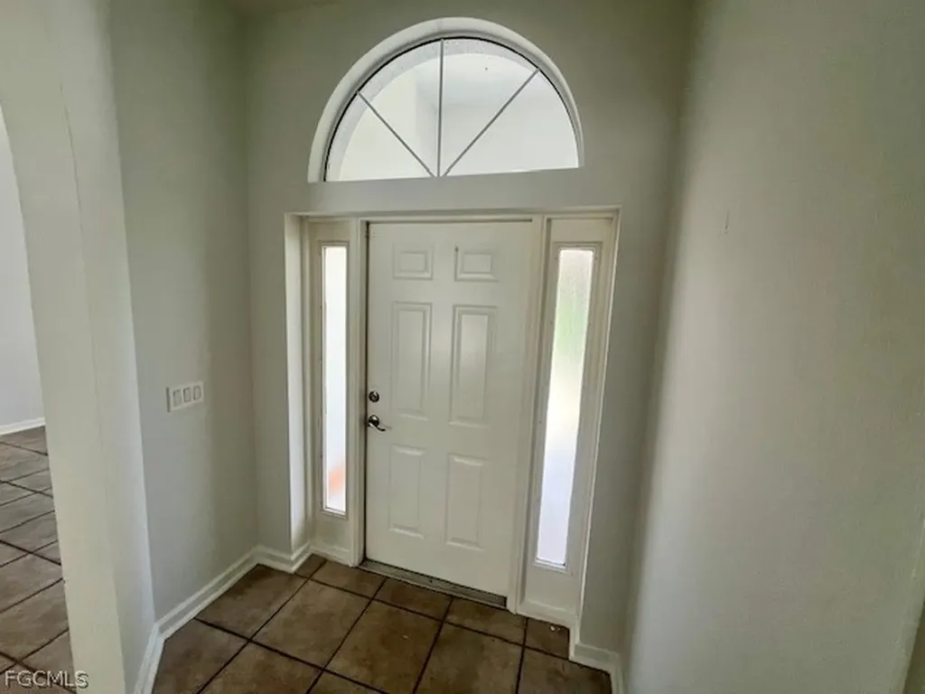 914 Mcarthur Avenue Lehigh Acres FL 33936