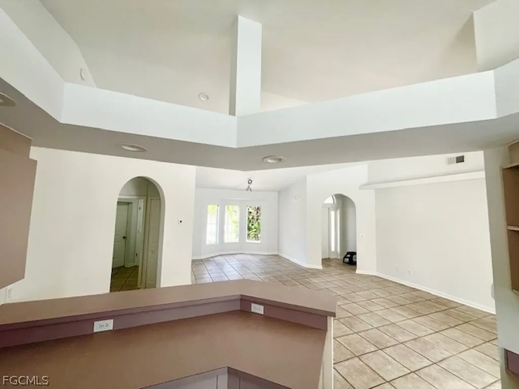914 Mcarthur Avenue Lehigh Acres FL 33936