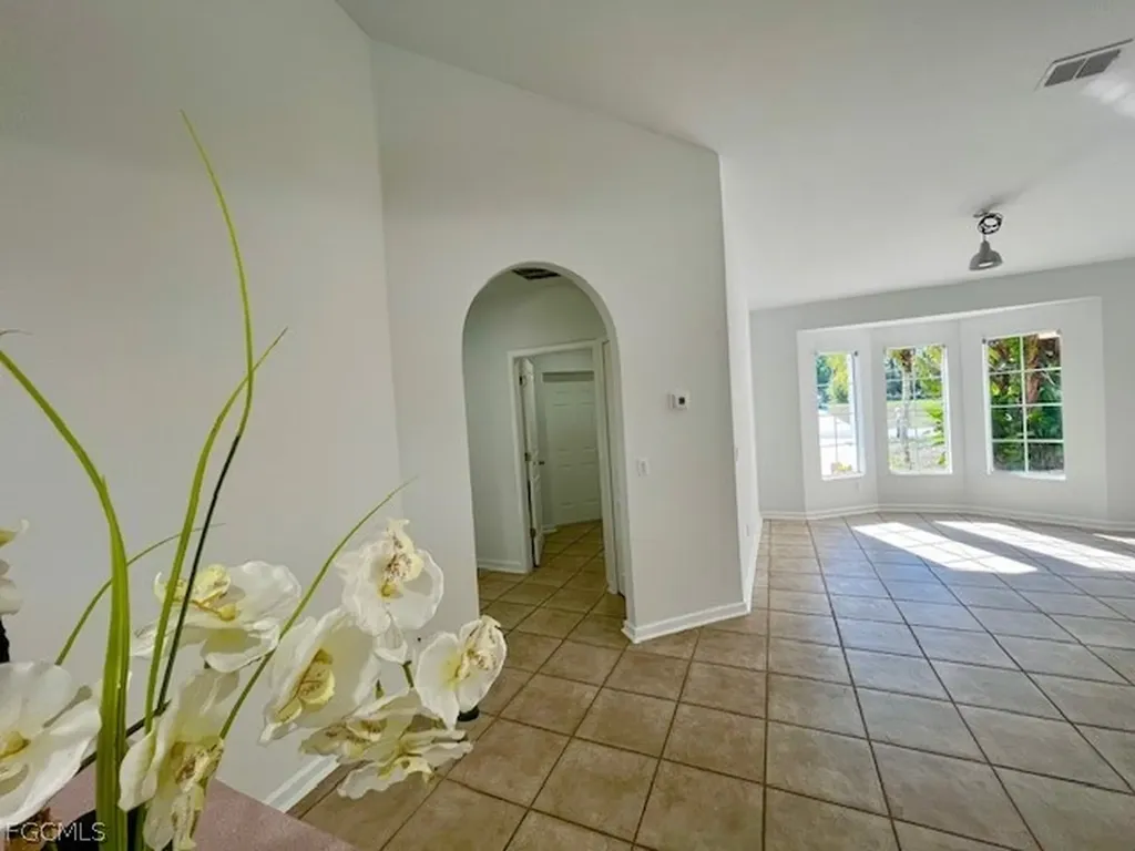 914 Mcarthur Avenue Lehigh Acres FL 33936