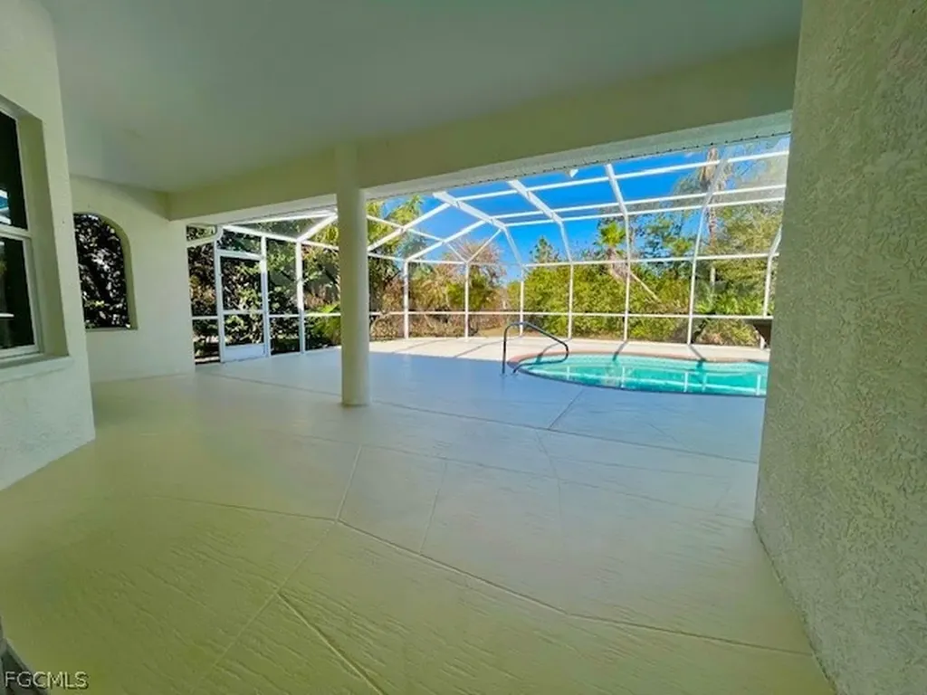 914 Mcarthur Avenue Lehigh Acres FL 33936