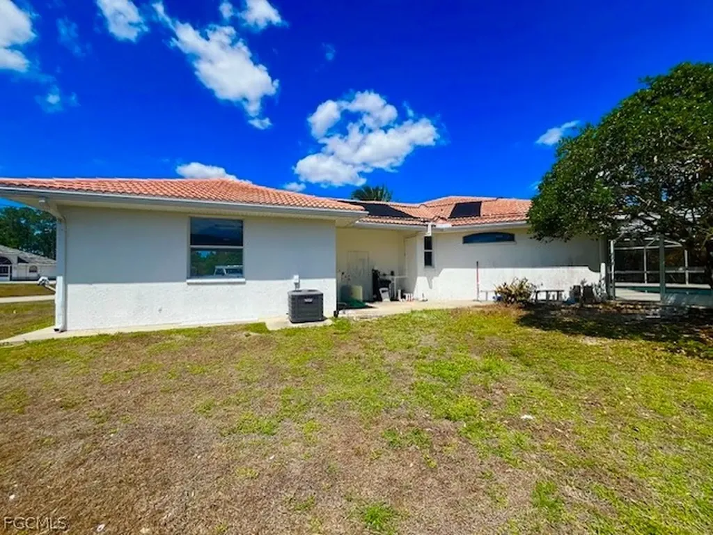 914 Mcarthur Avenue Lehigh Acres FL 33936