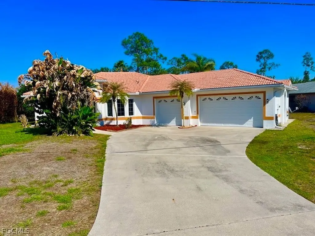 914 Mcarthur Avenue Lehigh Acres FL 33936
