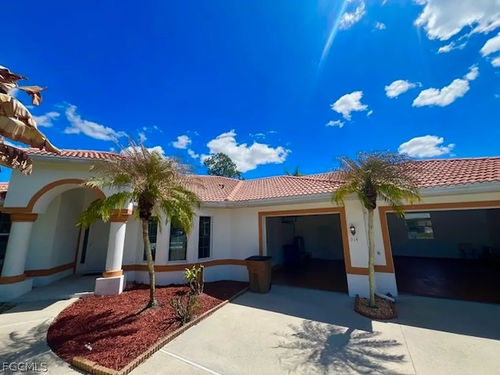 914 Mcarthur Avenue Lehigh Acres FL 33936