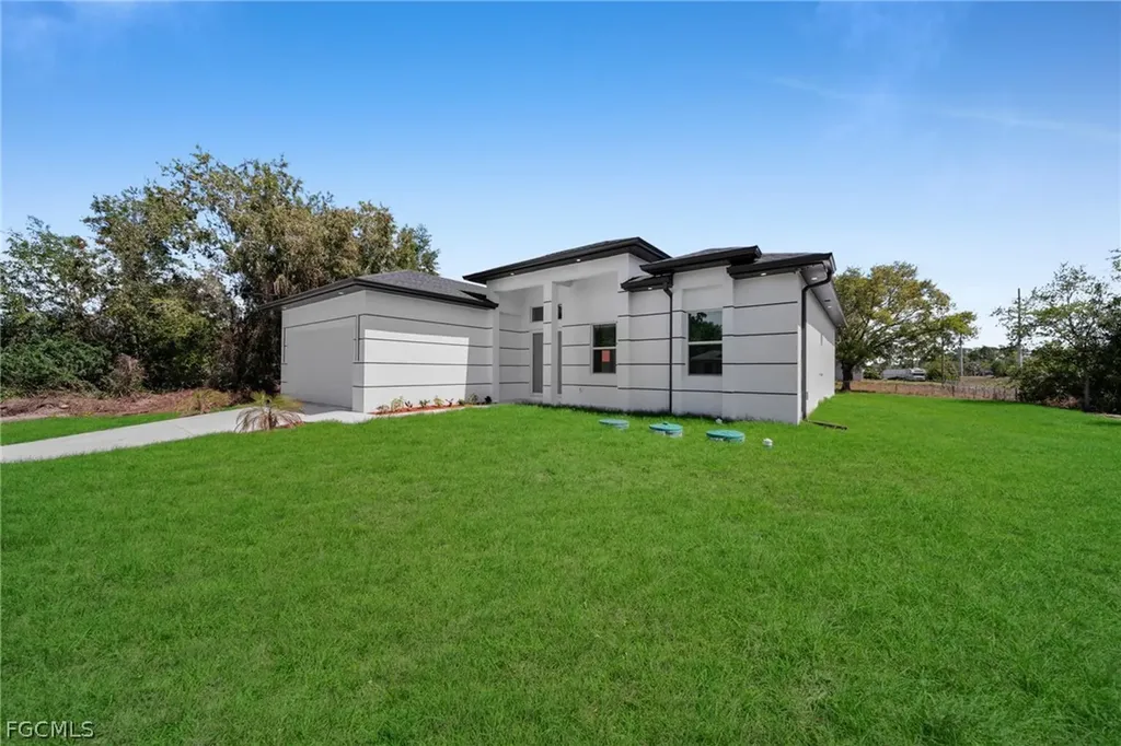 100 Denis Avenue N Lehigh Acres FL 33971
