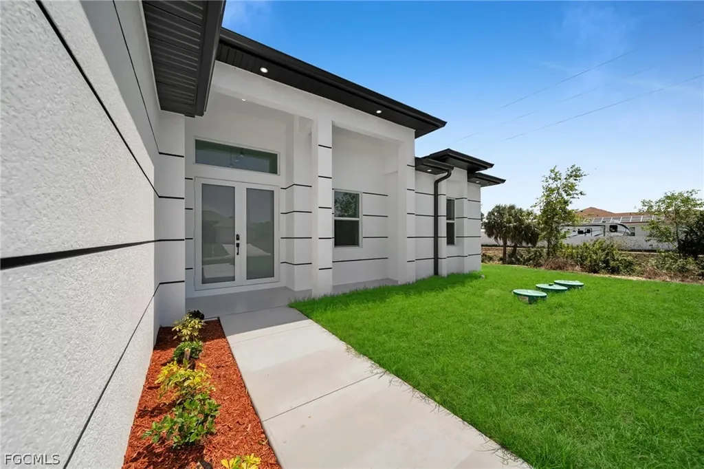 100 Denis Avenue N Lehigh Acres FL 33971