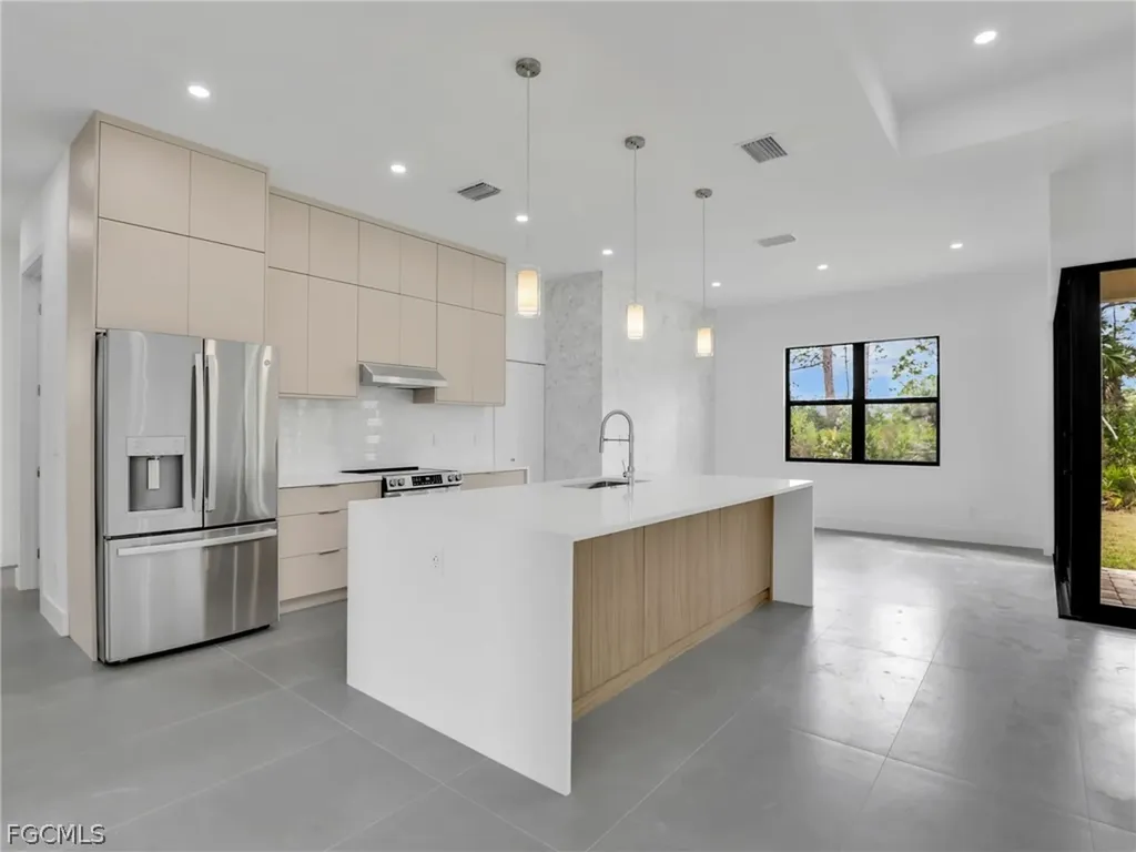 11153 Carnegie Avenue Englewood FL 34224