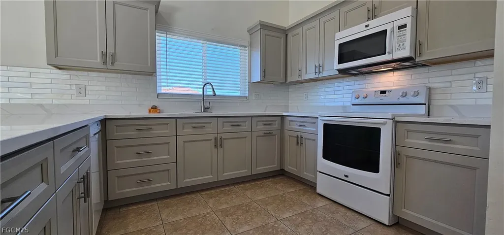 420 SE 15th Terrace Cape Coral FL 33990