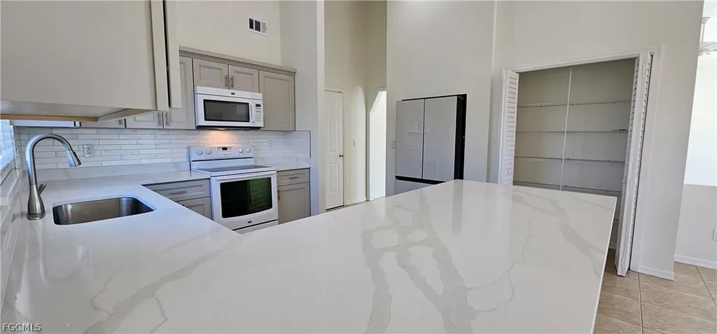 420 SE 15th Terrace Cape Coral FL 33990