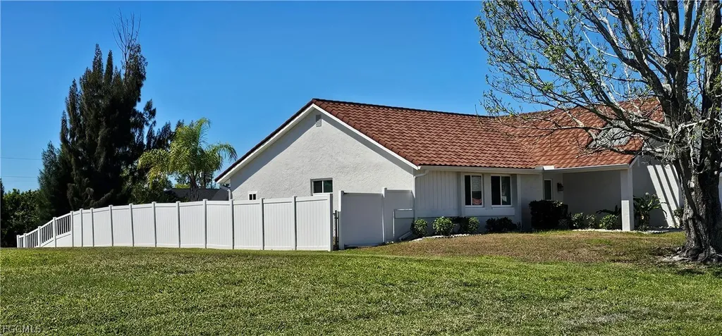 420 SE 15th Terrace Cape Coral FL 33990
