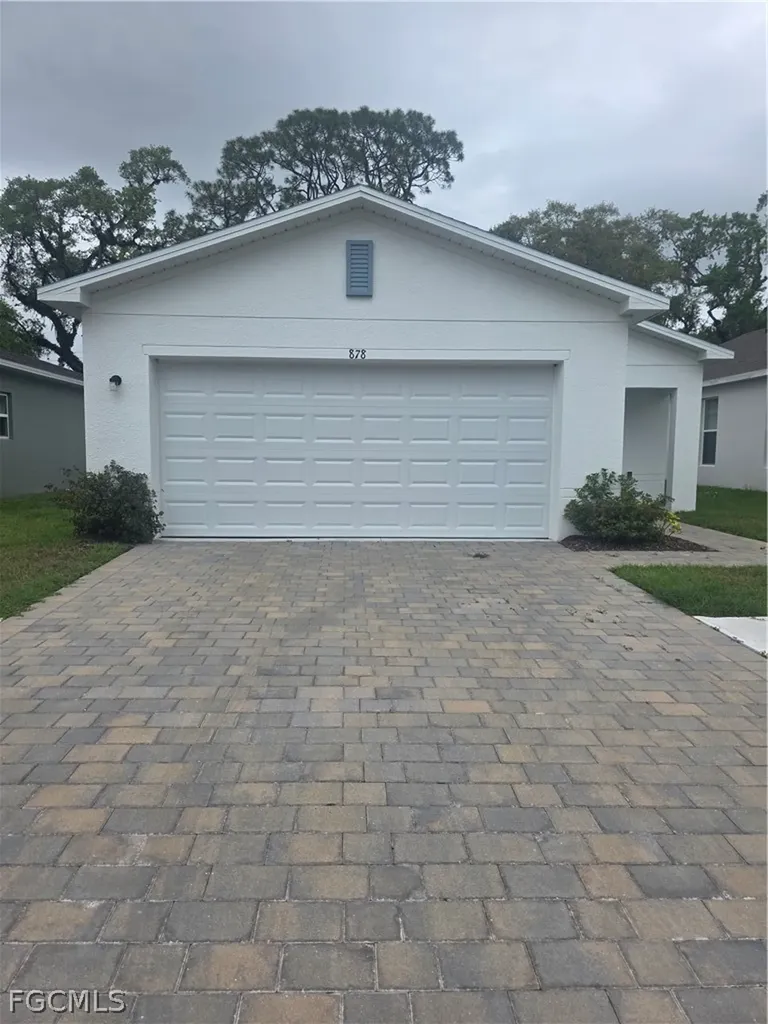 878 Friendship Circle Labelle FL 33935