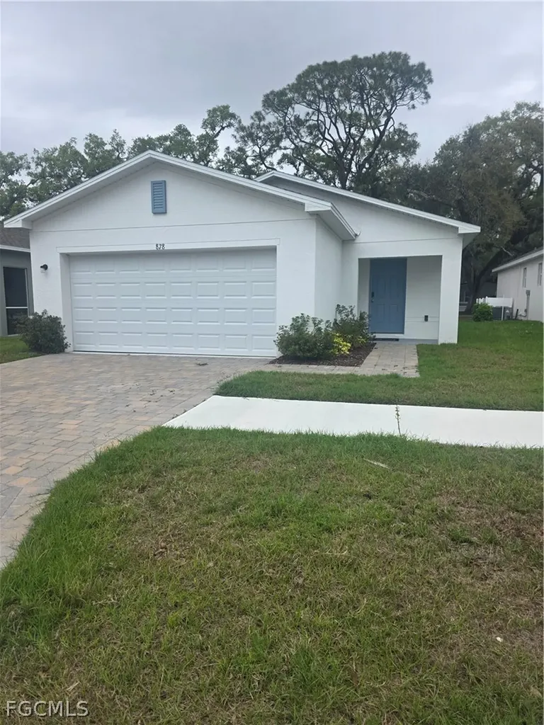 878 Friendship Circle Labelle FL 33935