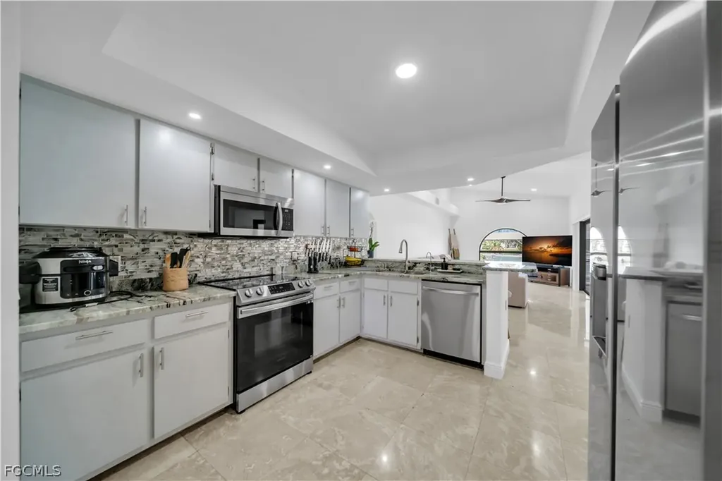 2909 SW 38th Terrace Cape Coral FL 33914