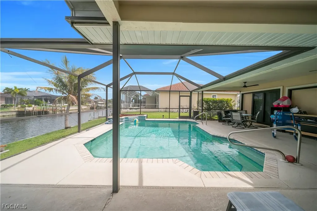 2909 SW 38th Terrace Cape Coral FL 33914