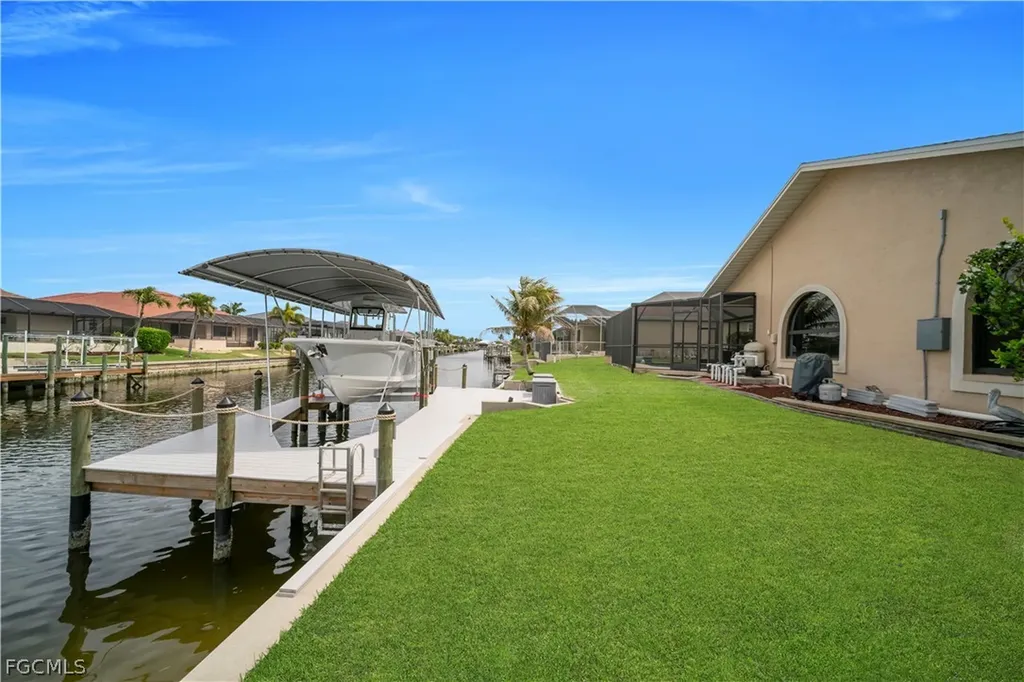 2909 SW 38th Terrace Cape Coral FL 33914