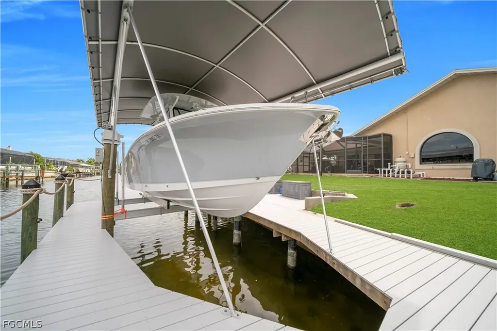 2909 SW 38th Terrace Cape Coral FL 33914