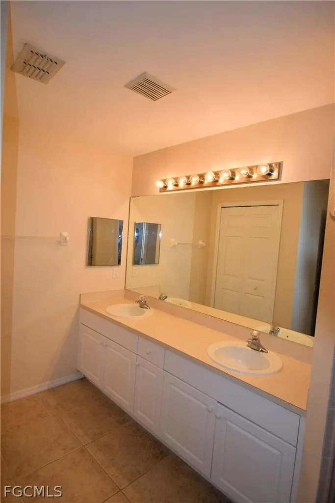 1724 SW 15th Terrace Cape Coral FL 33991
