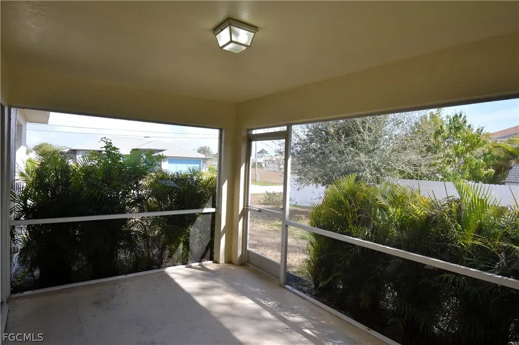 1724 SW 15th Terrace Cape Coral FL 33991
