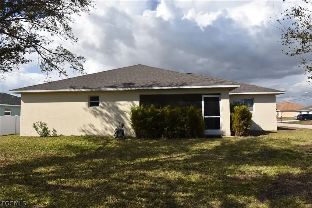 1724 SW 15th Terrace Cape Coral FL 33991