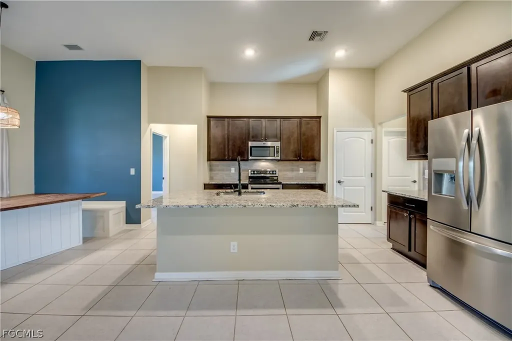 4150 NW 40th Avenue Cape Coral FL 33993