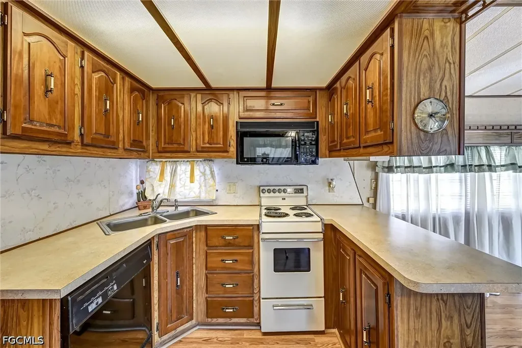20124 Plum Tree Lane Estero FL 33928