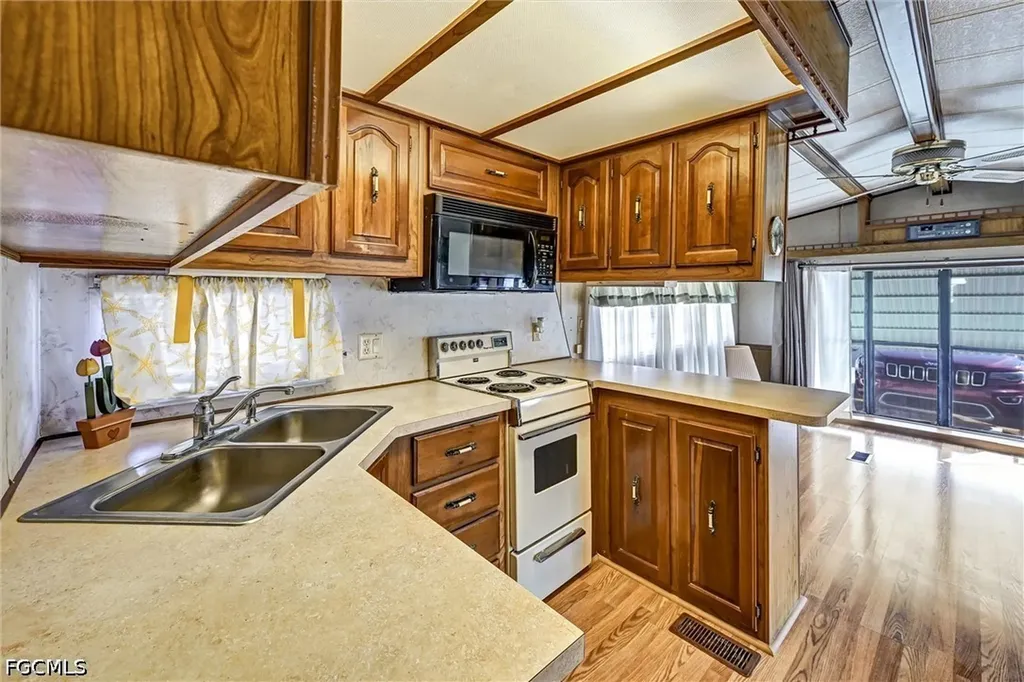 20124 Plum Tree Lane Estero FL 33928