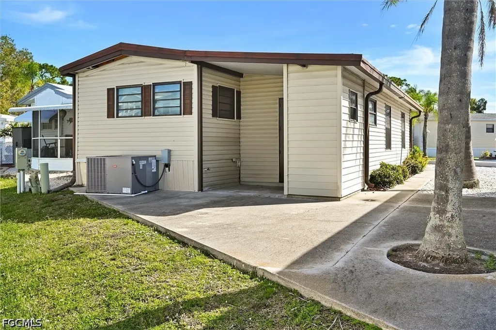 20124 Plum Tree Lane Estero FL 33928