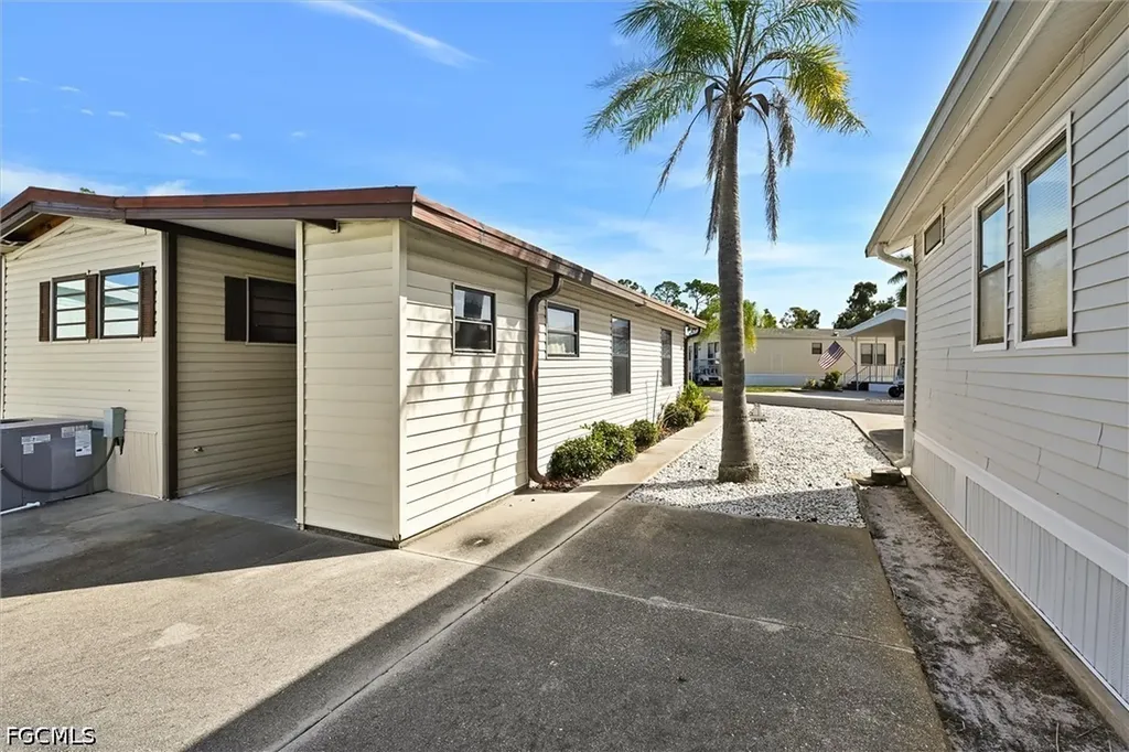 20124 Plum Tree Lane Estero FL 33928