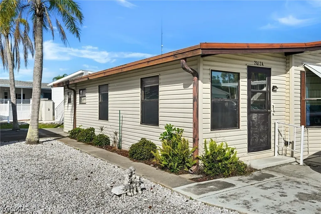 20124 Plum Tree Lane Estero FL 33928