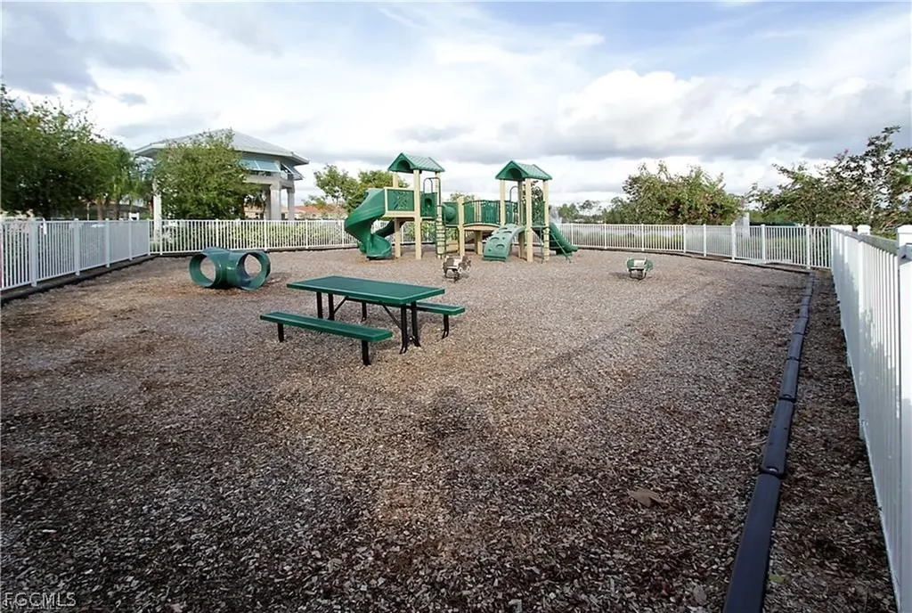 4431 Dutchess Park Road Fort Myers FL 33916