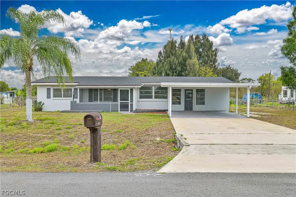 802 Taylor Lane Lehigh Acres FL 33936