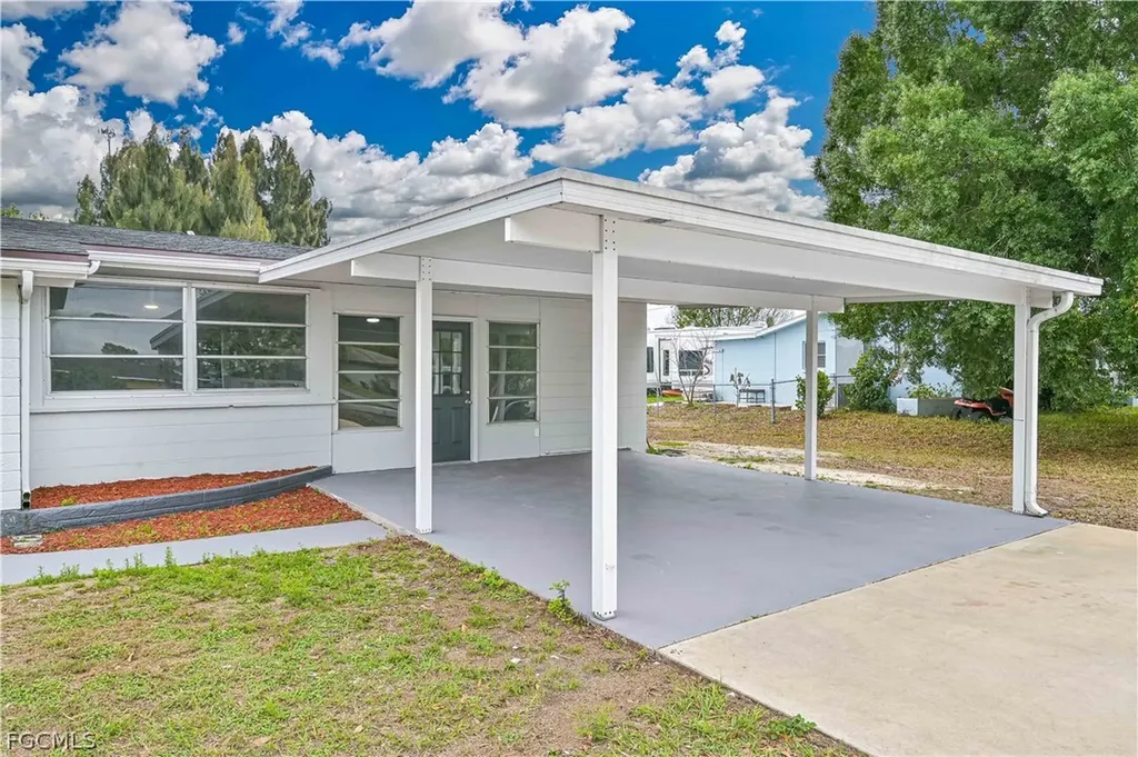 802 Taylor Lane Lehigh Acres FL 33936