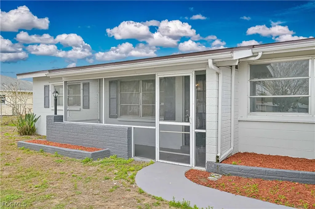 802 Taylor Lane Lehigh Acres FL 33936