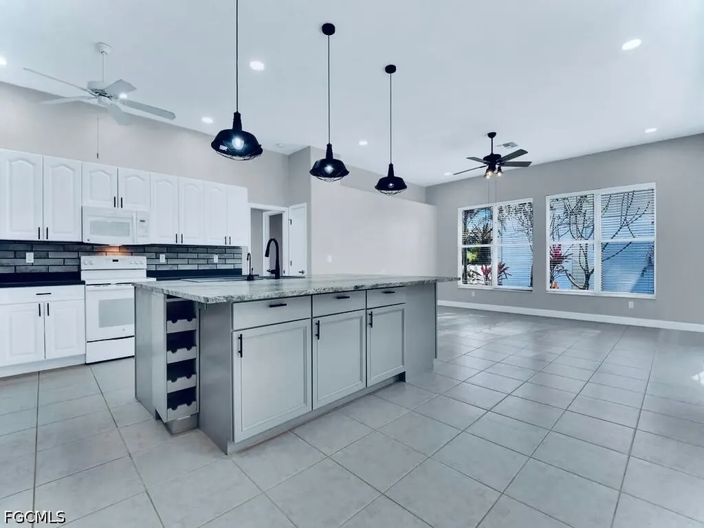 816 Columbus Avenue Lehigh Acres FL 33972