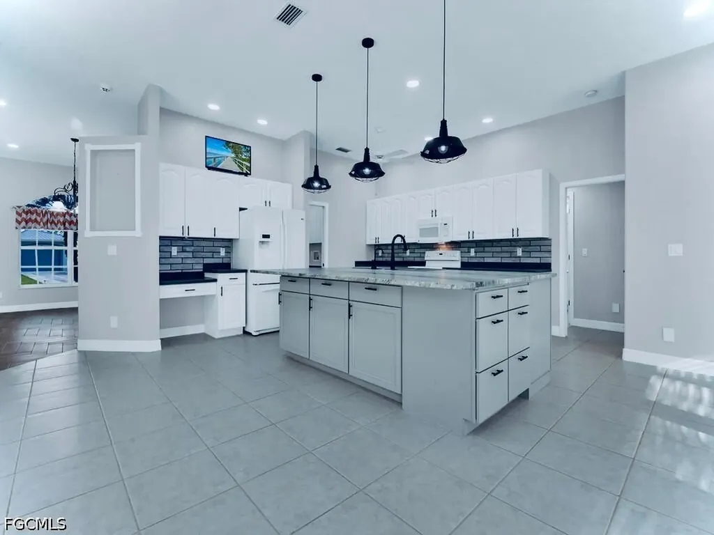 816 Columbus Avenue Lehigh Acres FL 33972