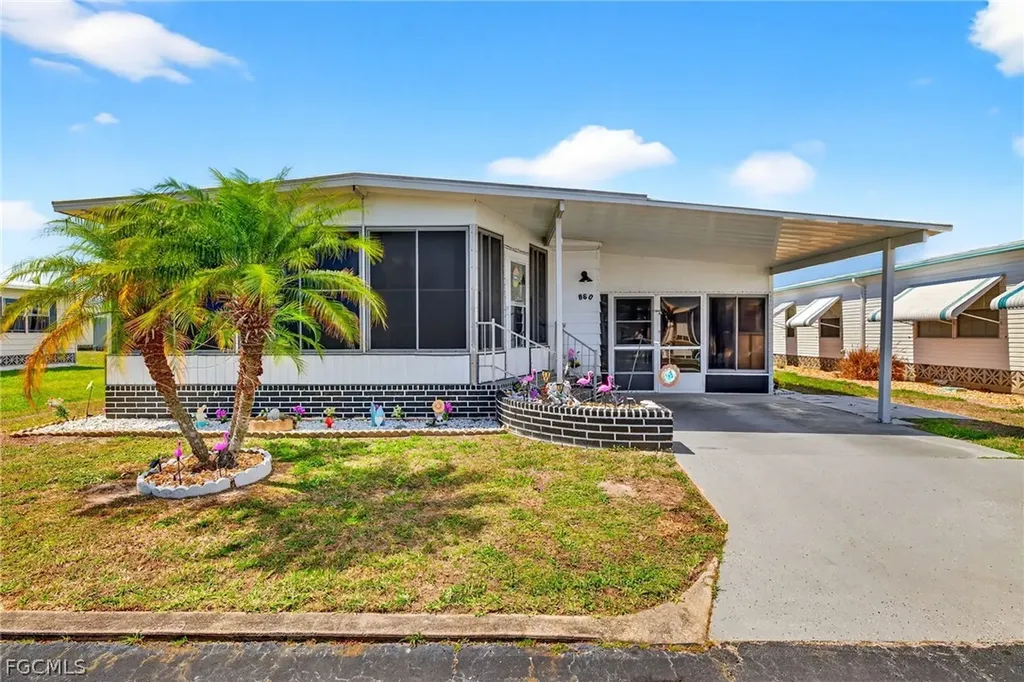 860 Moonlight Drive North Fort Myers FL 33917