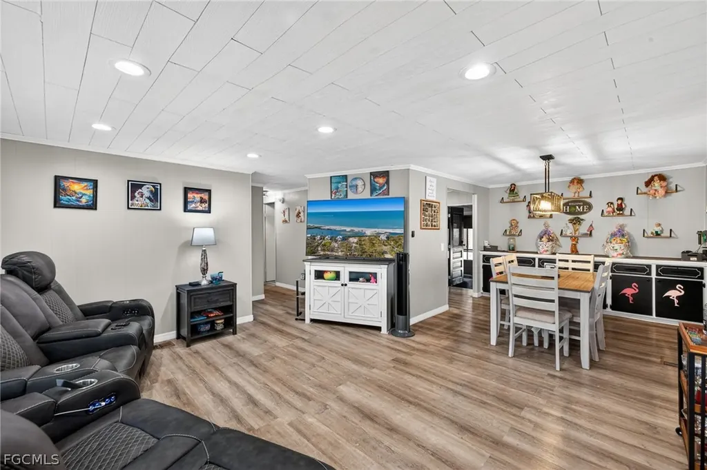 860 Moonlight Drive North Fort Myers FL 33917